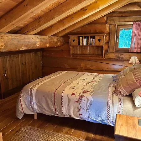 Individuel 4 * En Rondins Sur Pyrenees 2000 Villa
